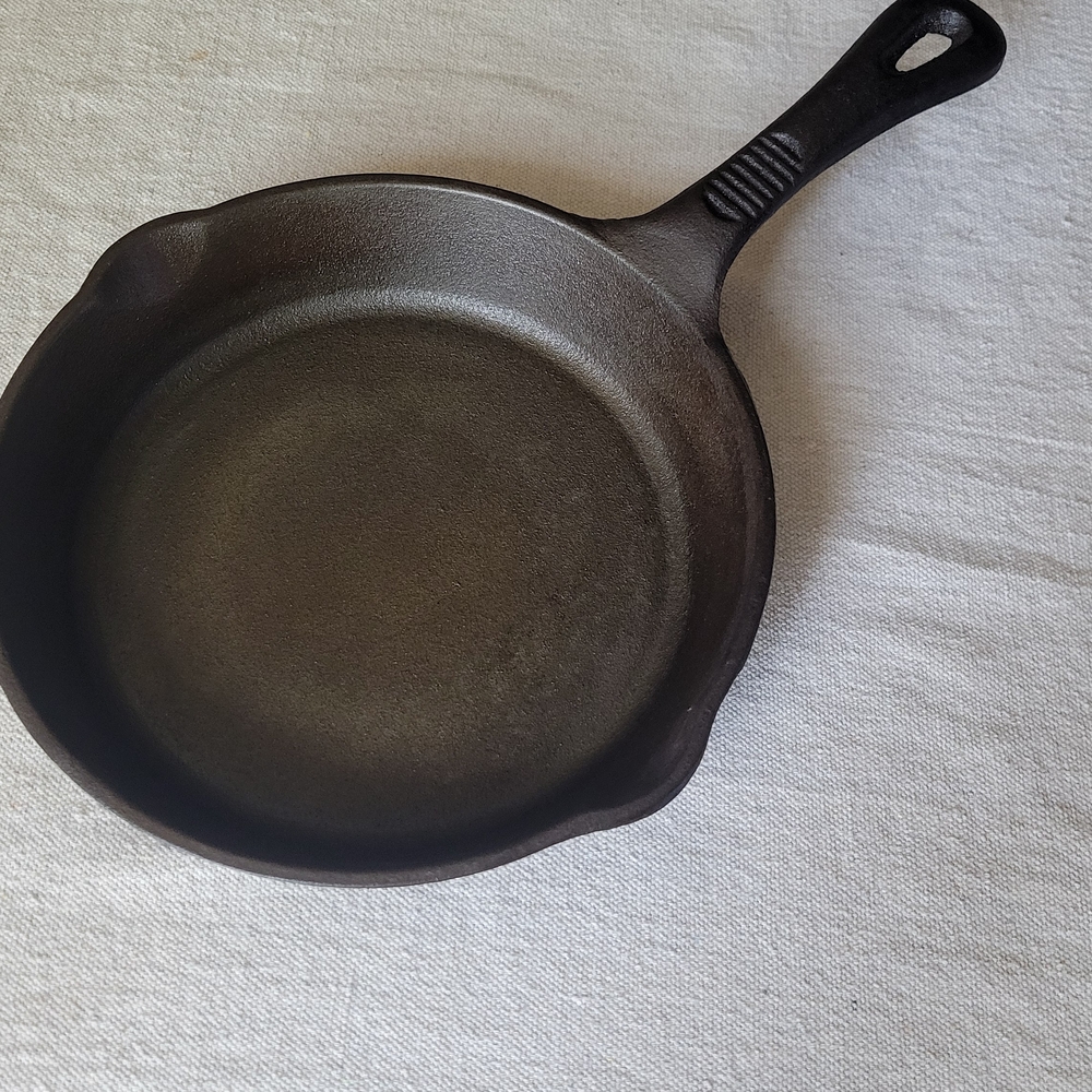 Classic Cast Iron Skillet - Black